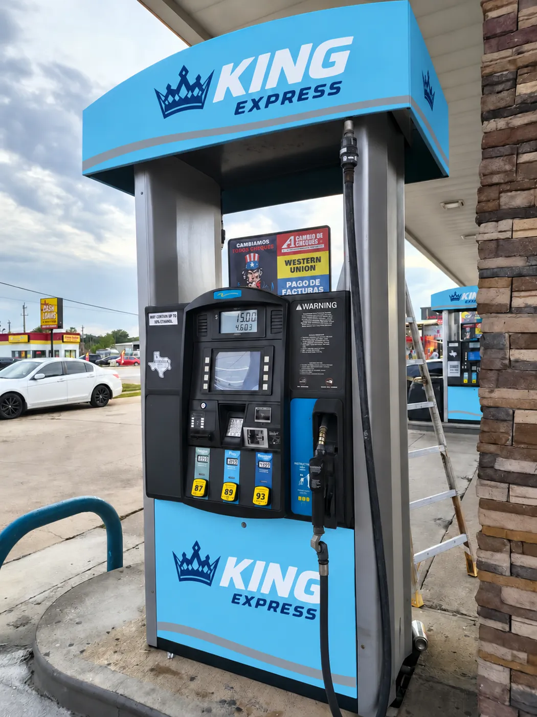 King Express fuel pump with light blue topper and base graphics